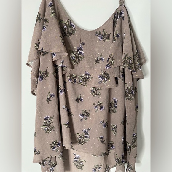 Torrid Floral Ruffle SheerTan with Gold Dots Top  Sz 3X - Picture 8 of 10